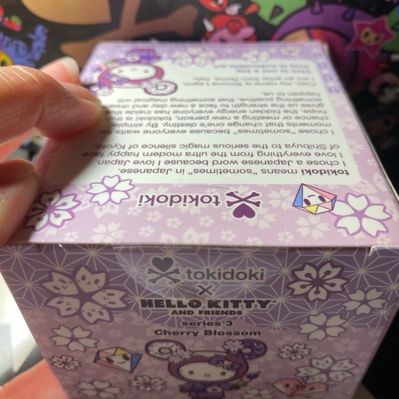 tokidoki x Hello Kitty and Friends Series 3 HELLO KITTY *Exclusive* - Picture 2 of 3